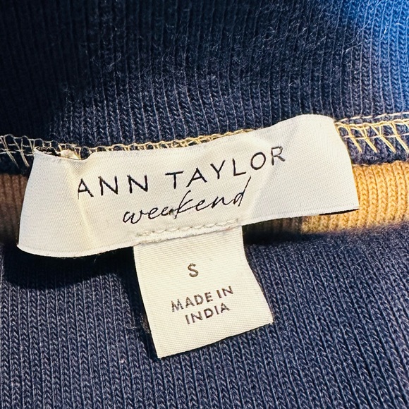 Ann Taylor Weekend Cotton Ribbed Mock Neck Gold Button Shoulder Top Size Small - Picture 8 of 9